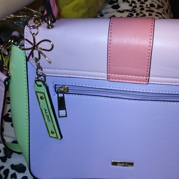Iam selling my Aldo handbag - Picture 3 of 5